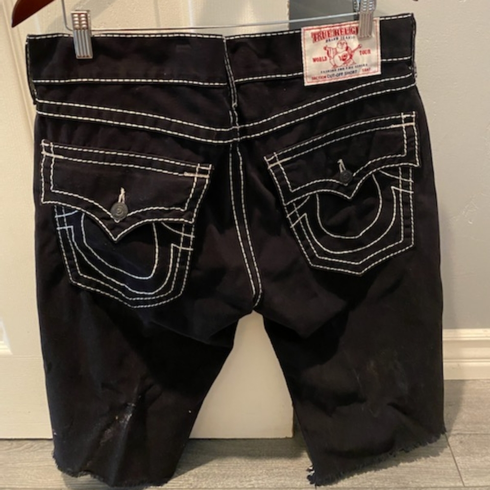 TRUE RELIGION MEN SHORTS